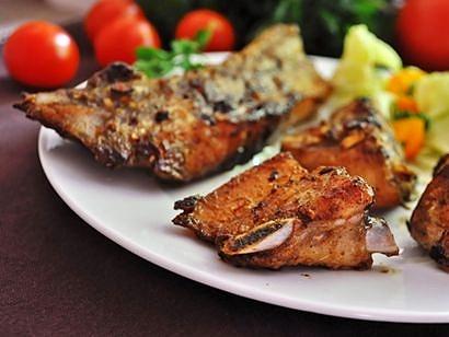 Grillowany boczek z czosnkiem