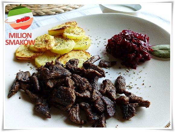 Gyros z baraniny – grecka potrawa z sosem czosnkowym i pieczonymi ziemniakami