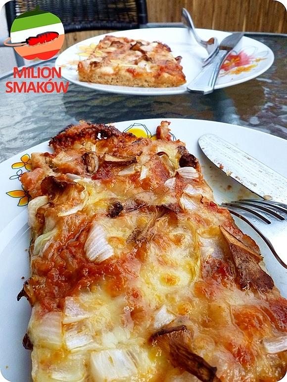 Pizza razowa z kurkami