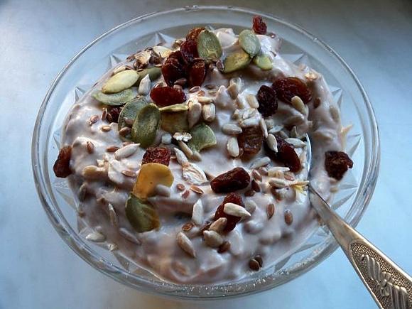 Musli z jogurtem kawowym