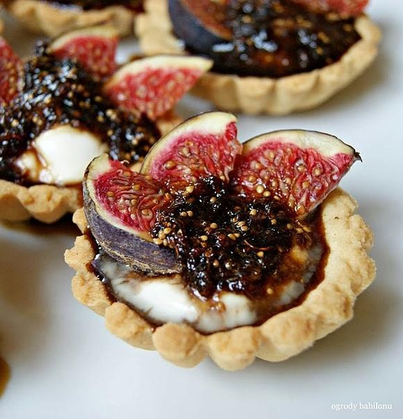 Tarteletki z mascarpone i figami