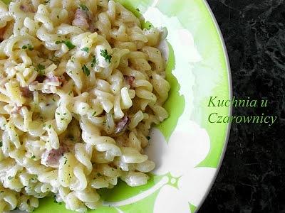 Carbonara z makaronem, boczkiem i śmietaną