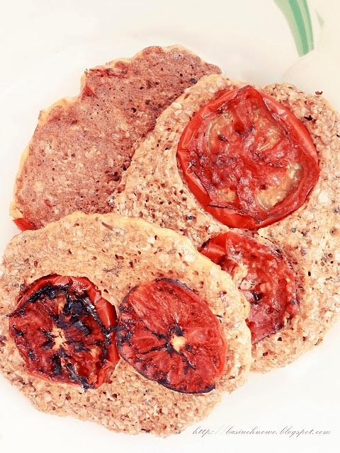Otrębowe placuszki z pomidorem i oregano