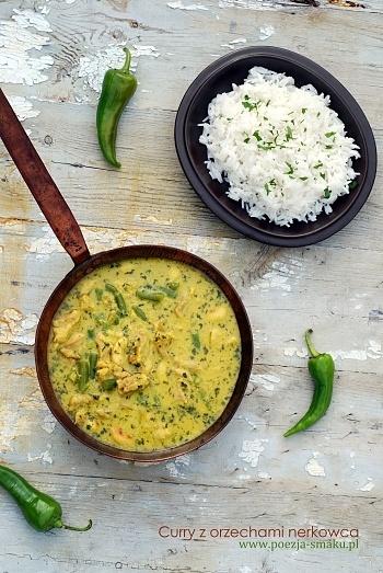 Łagodne curry z orzechami nerkowca