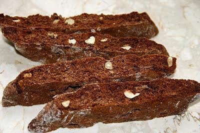 Czekoladowe cantuccini z miodem i orzechami laskowymi