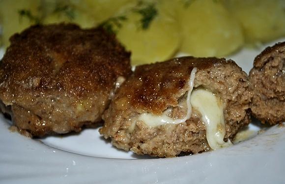 Kotlety mielone z mozzarellą