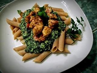 Penne ze szpinakiem, indykiem i serami