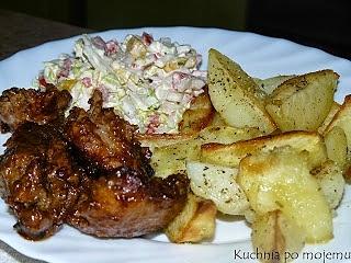 Żeberka pieczone w coli a'la barbecue z ziemniaczkami i surówką pekińską