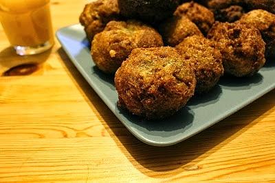 Pełnoziarniste pączki z serem