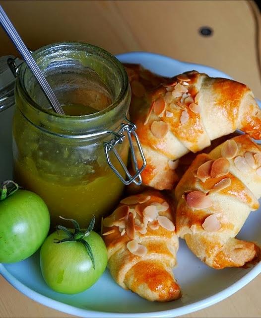 Kruche rogaliki z dżemem z zielonych pomidorów