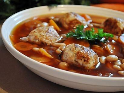 Cassoulet z pulpecikami z kaczki i białej kiełbasy