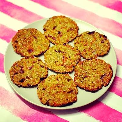 Wegańskie burgery z kaszy jaglanej marchewki słonecznika i sezamu