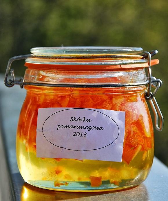 Skórka pomarańczowa w syropie - aromatyczny dodatek do deserów