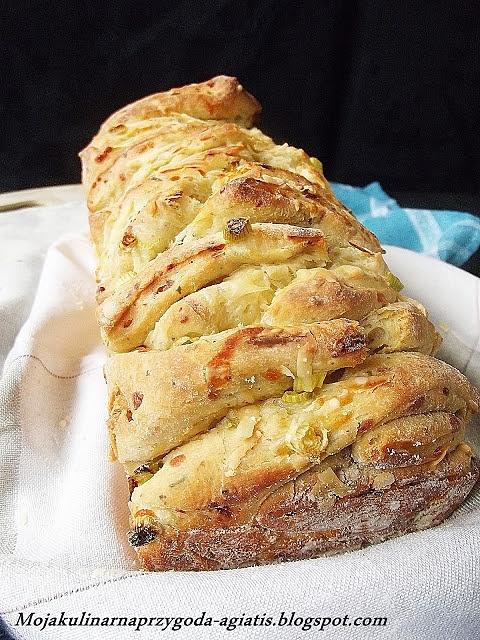 Chlebek odrywany z parmezanem i ziołami na world bread day 2013