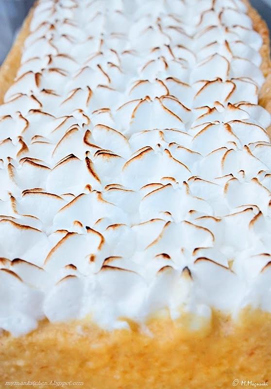 Tarta z brzoskwiniowym curdem i bezą