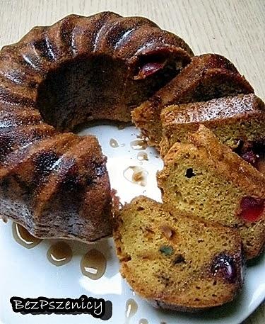 Babka kukurydziana z owocami kandyzowanymi