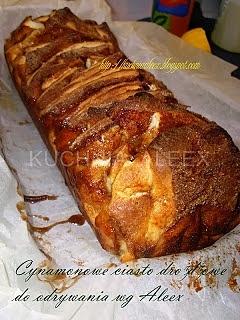 Cynamonowe ciasto drożdżowe do odrywania