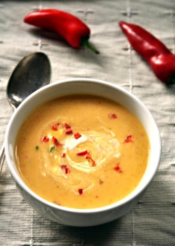 Zupa z dyni piżmowej z chili i crème fraîche