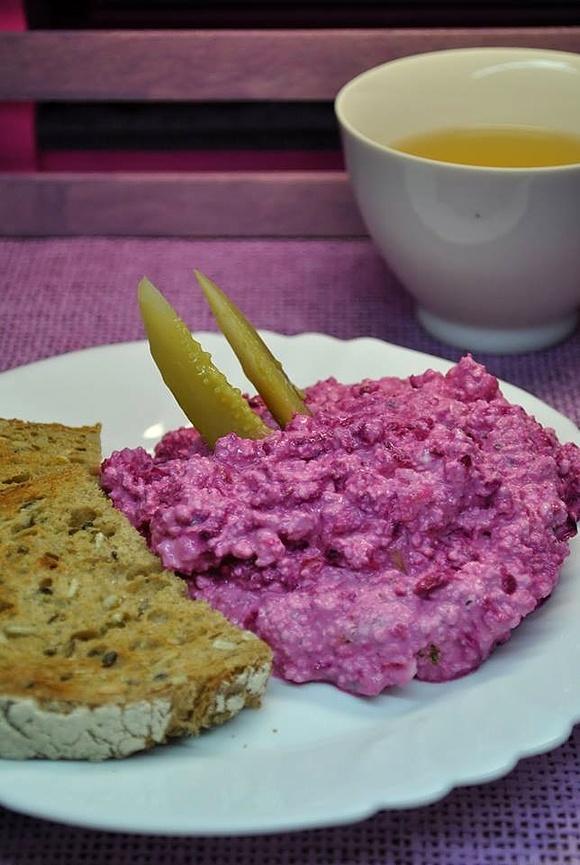 Twarożek z buraczkami na śniadanie