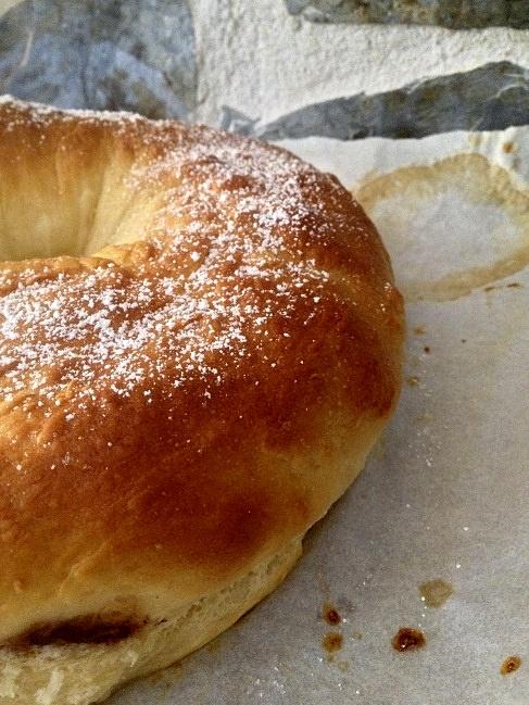 Donat xxl czy wieniec drożdżowy - co wybrać?