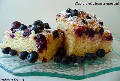 Ciasto drożdżowe z owocami
