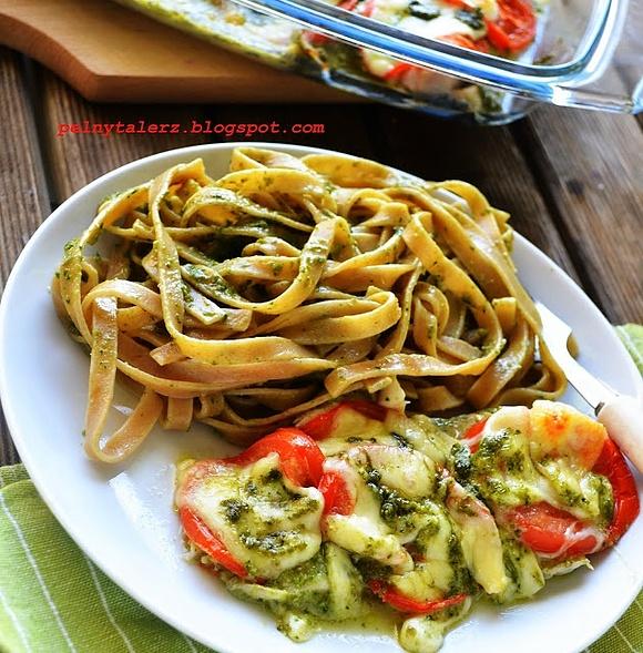 Dorsz zapiekany z pesto pomidorami i mozzarellą