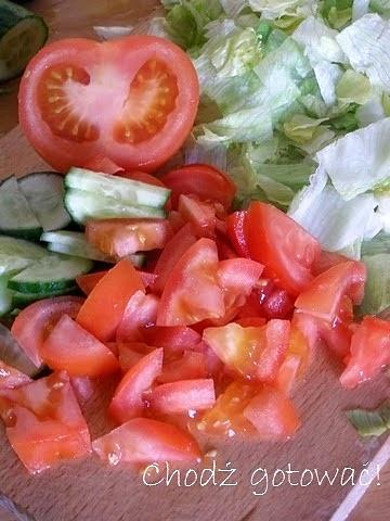 Salatka z kurczakiem i fetą