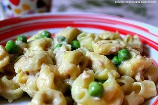 Tortellini z groszkiem i tuńczykiem
