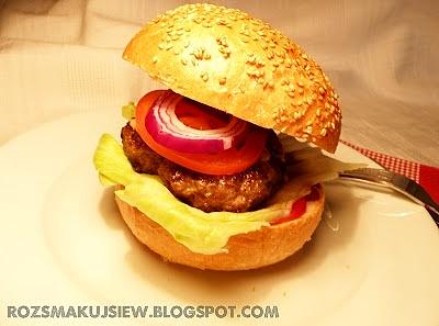 Domowy burger wołowy