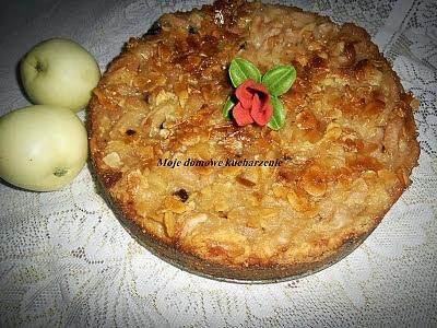 Ciasto z jabłkami i płatkami migdałowymi