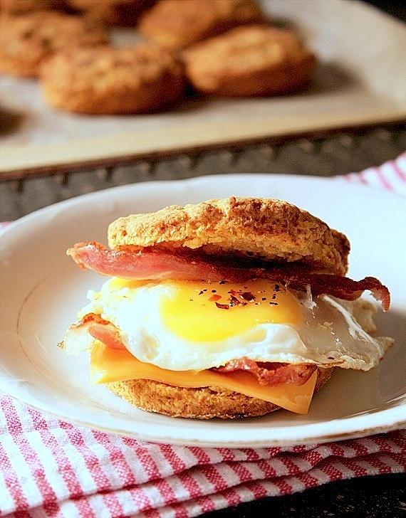 Sztormowy poniedziałek i scones z batatami