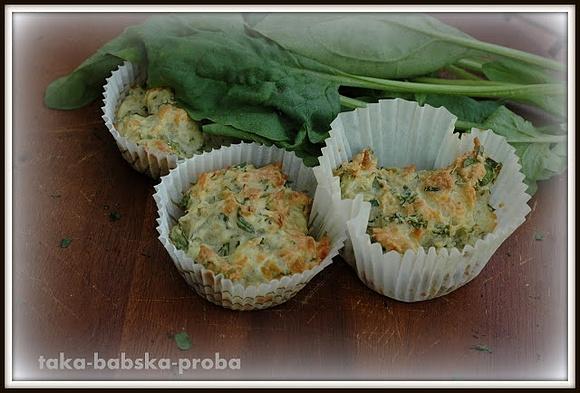 Muffinki ze szpinakiem i serem żółtym