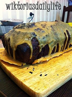 Brownie z polewą karmelową