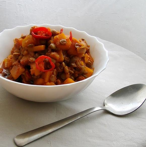 Wegetariańskie chili con carne z dynią i soczewicą