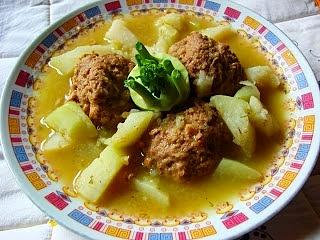 Pulpety w kalarepce z mięsem i ryżem