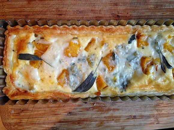 Quiche z dynią, gorgonzolą i szałwią