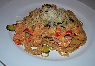Spaghetti z krewetkami i cukinią