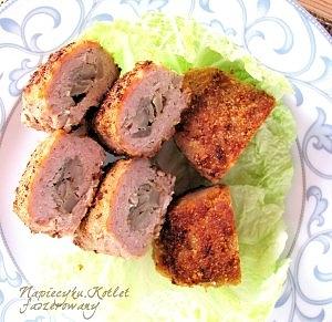 Kotlet mielony faszerowany grzybami i cebulką