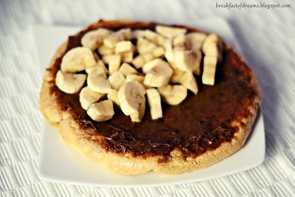 Ulubiony omlet z kremem daktylowym i bananem