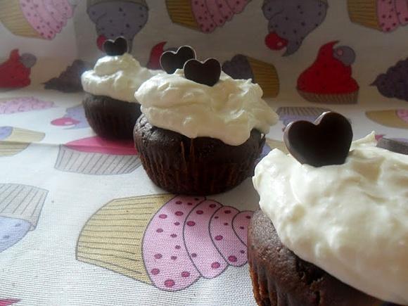 Mega czekoladowe muffinki z kremem kokosowym