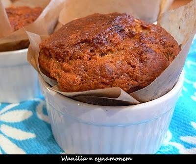 Muffiny z bananem i płatkami owsianymi