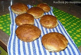 Drożdżowe bułeczki z jabłkiem na jesień