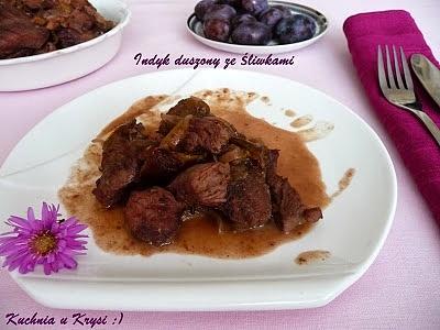 Indyk duszony ze śliwkami