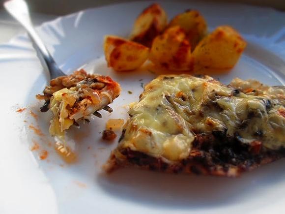 Niby pizza z piersi z kurczaka