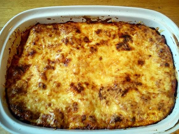 Lasagne alla Bolognese włoska wersja z sosem beszamelowym i serem