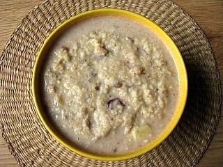 Jaglanka na mleku ryżowym z owocami i tahini zdrowe śniadanie