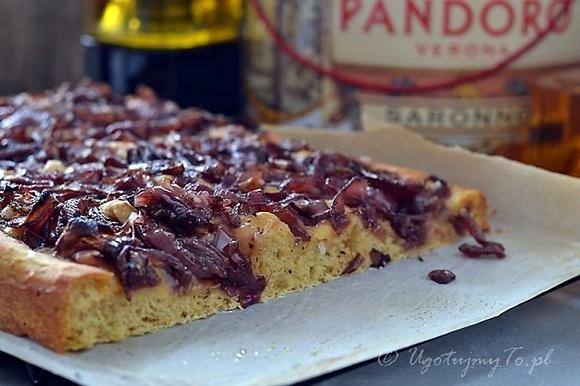 Focaccia dyniowa z karmelizowaną cebulą