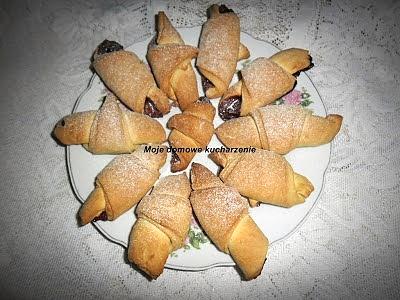 Rogale drożdżowe z kremem czekoladowo-orzechowym z zamrażarki