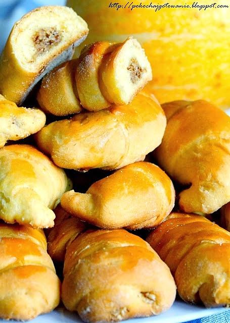 Rogaliki dyniowe z nadzieniem orzechowym