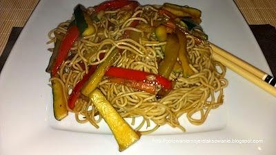 Makaron wonton z warzywami - orientalny przepis wegetariański